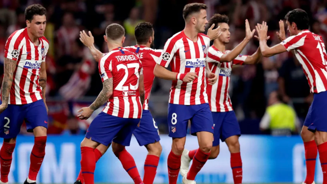 棒球博弈论：两好球后投出滑球的风险对冲模型分析