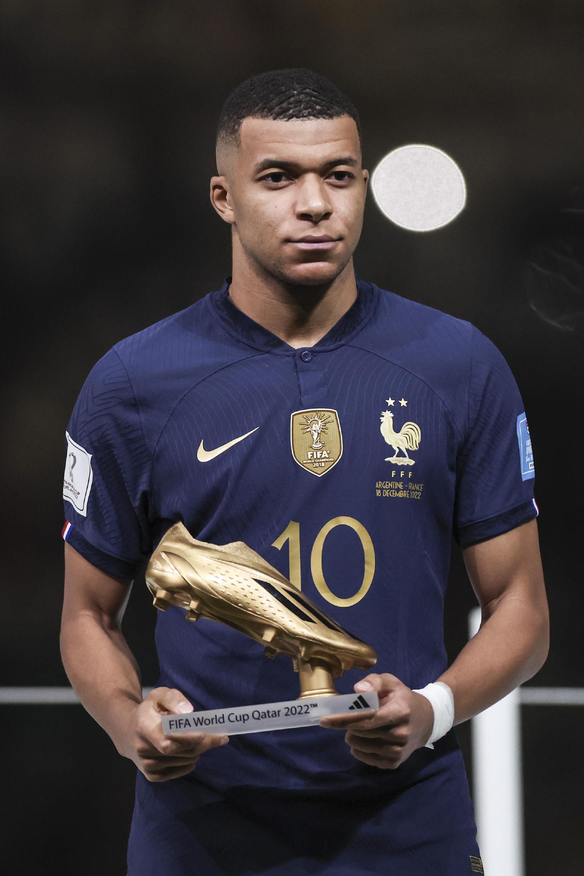 詹杜库悉数落选！NBA官方公布25年10大巨星：东契奇第8约基奇第2