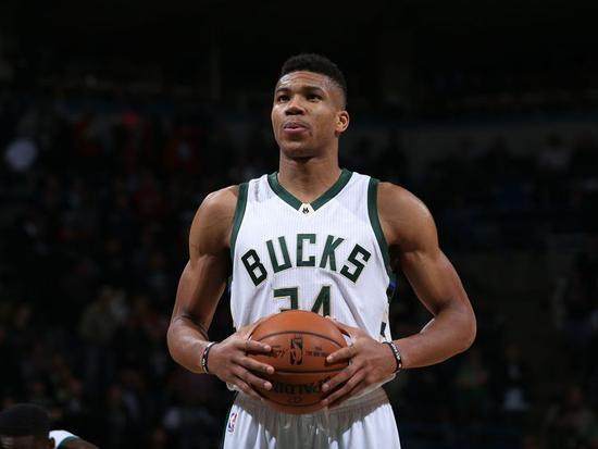 0-3完败！亚洲冠军太丢人，一胜难求垫底出局，球迷：怎么进的世界杯？