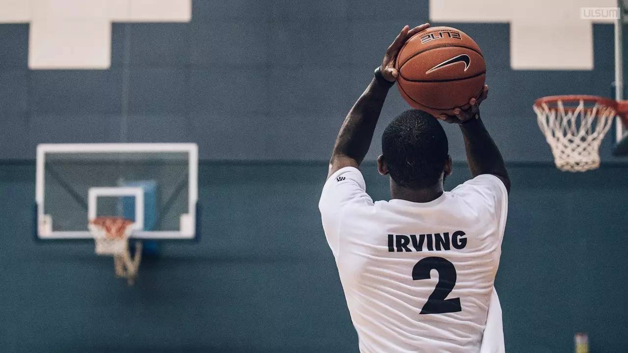 2025 赛季回顾：山本由伸由于在关键战役中的稳定性，获颁大联盟“年度季后赛金球奖”